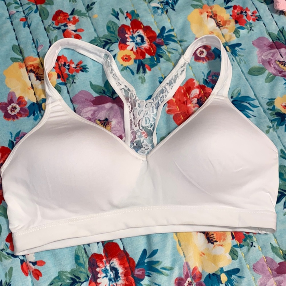 Fruit of the loom. White lace racerback sports bra. Size 36.
